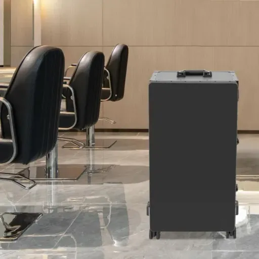 Test mallette de maquillage Fyssnn : la valise-coiffeuse qui fait aussi enceinte Bluetooth